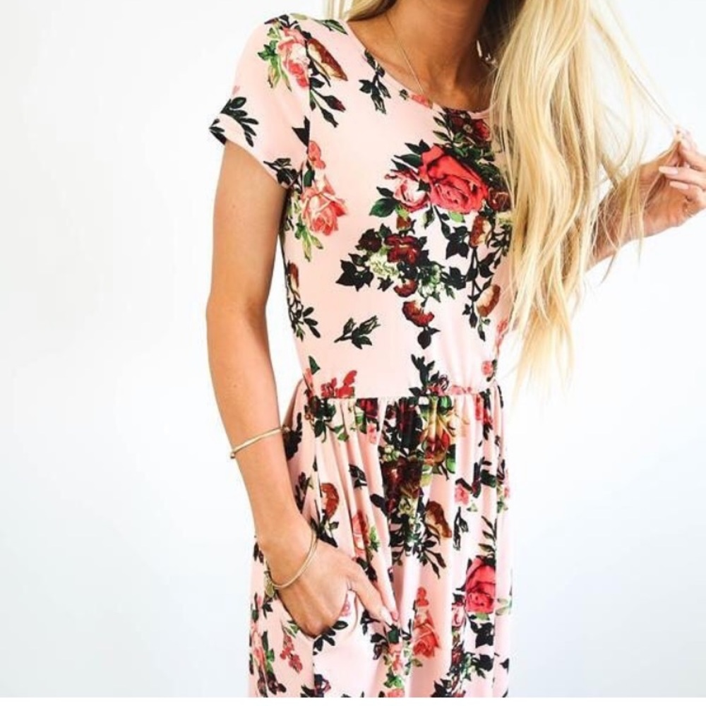 Pink floral 🌸midi dress. M. Excellent condition.